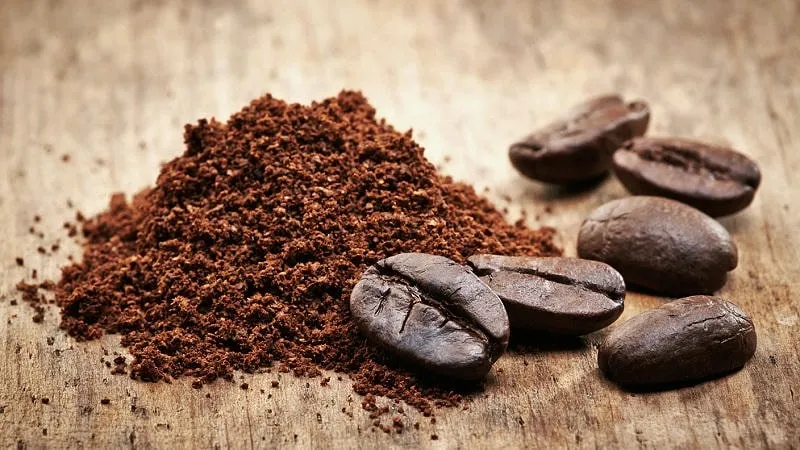 Diệt kiến bằng bã cafe Diệt kiến bằng bã cafe