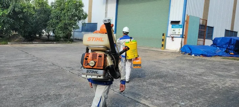 Kỹ thuật viên phun thuốc diệt muỗi chuyên nghiệp tại Vũng Tàu | Công ty phun thuốc muỗi Vũng Tàu