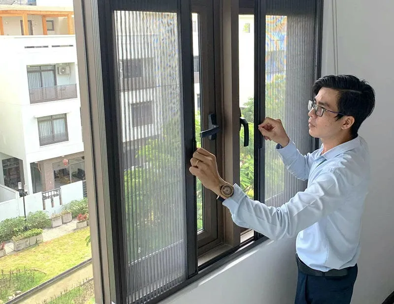 Lưới chống muỗi và tinh dầu sả hỗ trợ ngăn muỗi trong nhà Lưới chống muỗi và tinh dầu sả hỗ trợ ngăn muỗi trong nhà